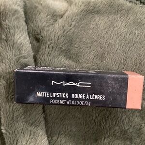 MAC Cosmetics Matte Lipstick BRAND NEW in shade: ACT NATURAL Such a pretty nude!